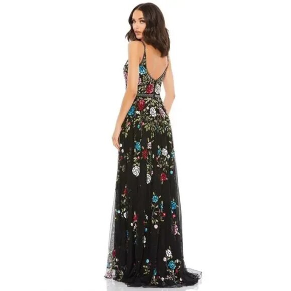 Mac Duggal Black Embellished Floral Sequin Beaded Gown - Picture 6 of 8